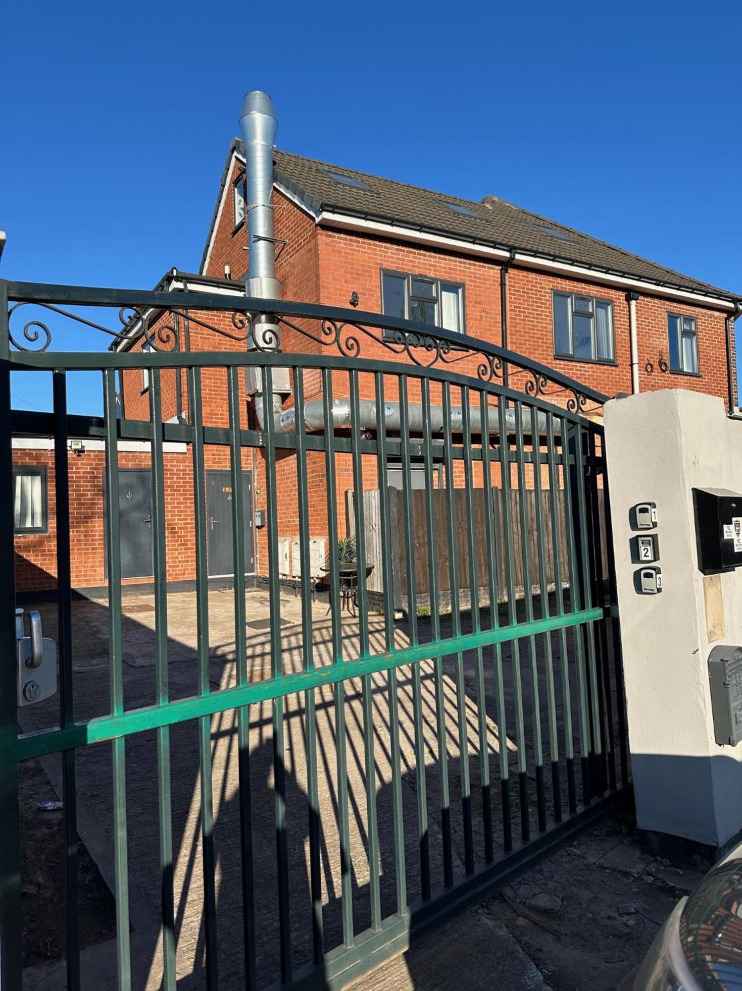 Cosy 3 Bed Apartment Near Birmingham Airport & Nec Perfect For Groups & Contractors! Luaran gambar